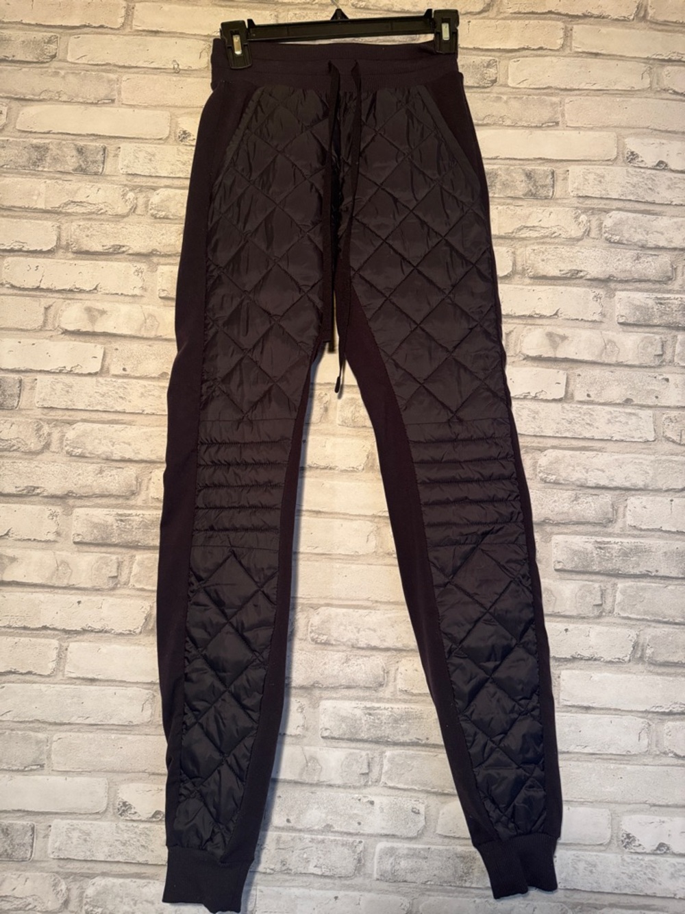 ALO Yoga Airbrush Winter Warm High Waisted Moto Puffer Pant Jogger
